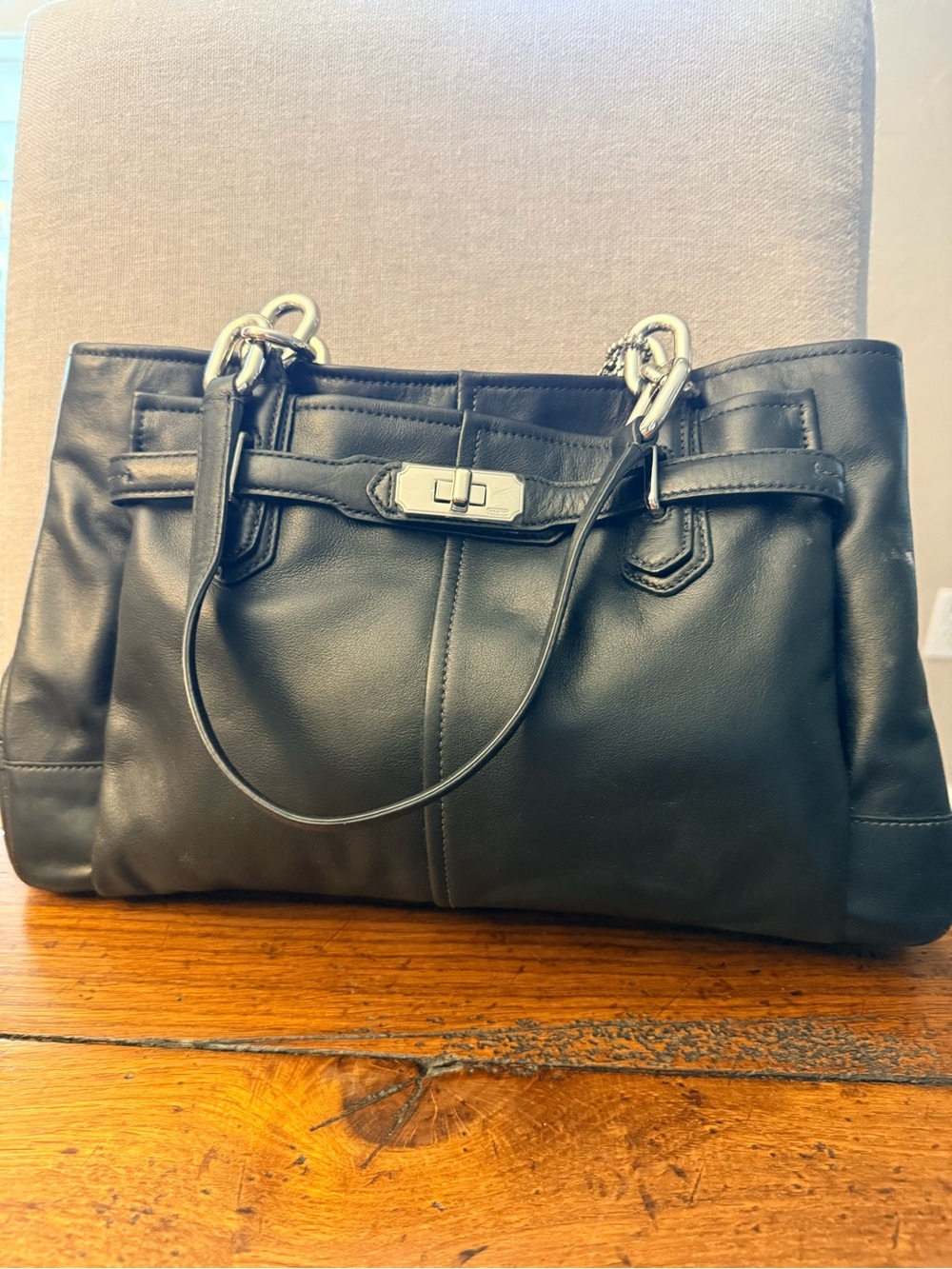 Coach Black Leather Turnlock Tote Bag - Picture 3 of 9
